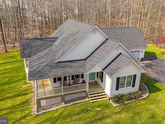 5th image of 41935 Green Hills Ln
