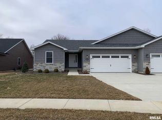 409 Waterwheel Dr, Rochester, IL 62563