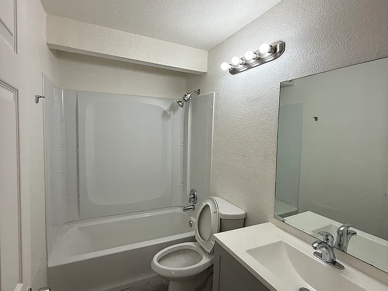 434 Hibiscus Ct — Photo 9