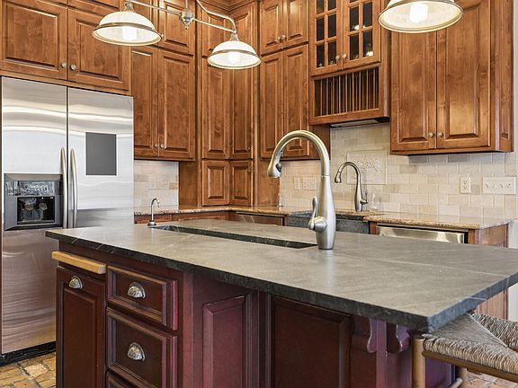 3rd image of 15120 Big Oak Bay Rd