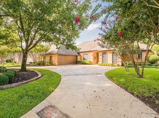 819 Riviera Dr, Mansfield, TX 76063