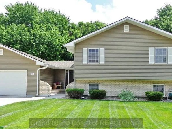 1625 Coventry Ln, Grand Island, NE 68801
