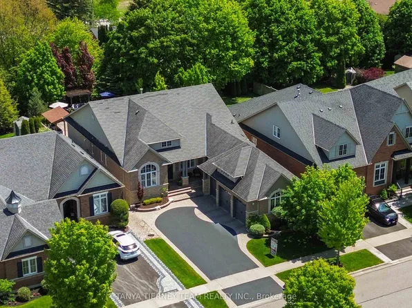 25 Montana Cres, Whitby, ON L1M 0B8
