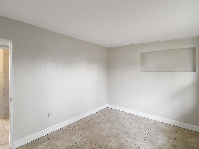 10598 106th Ave N #1 — Photo 9