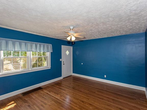 3rd image of 2539 Washington Pike