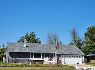 1626 4th St SW, Mason City, IA 50401