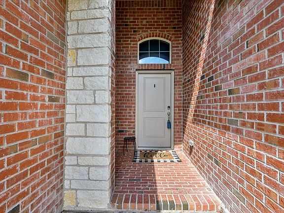 4th image of 2424 O'Conner Ranch Dr