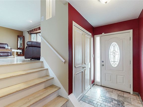 3rd image of 1375 S Lyn Cir