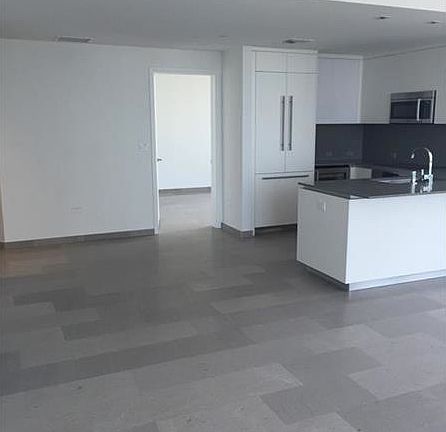 4th image of 68 SE 6th St APT 2521