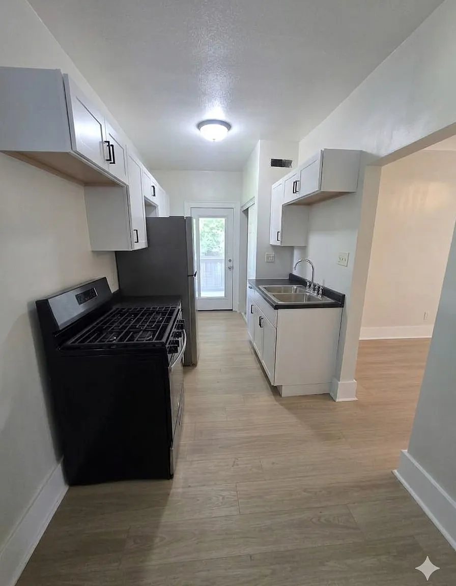 316 North Broad St. (8 plex) — Photo 3