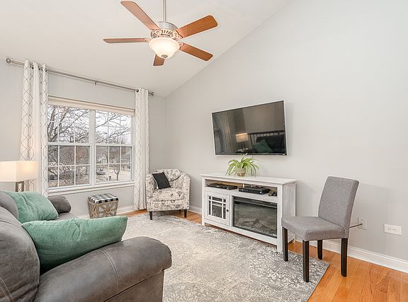 4th image of 4011 Hennepin Dr