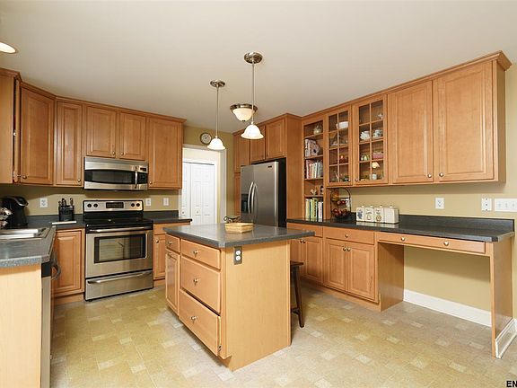 4th image of 108 Chelsea Dr