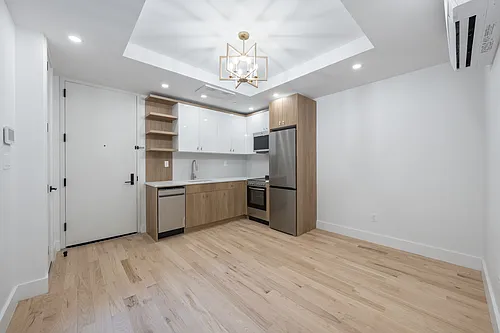 376 Montgomery St #3D Photo 1