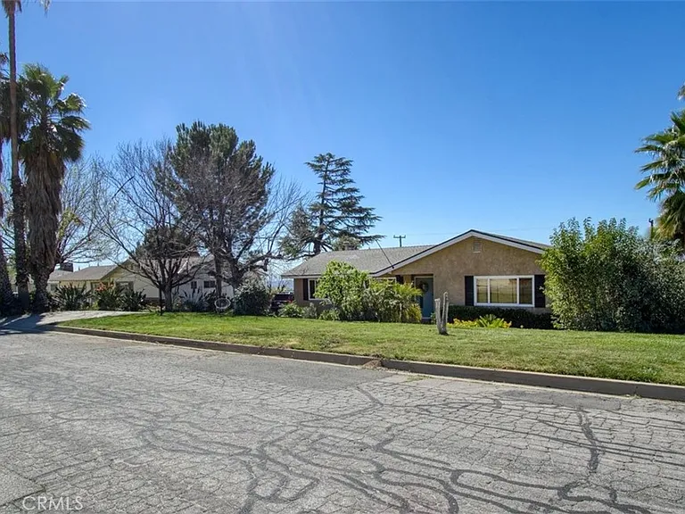 11758 Grant Dr — Photo 54