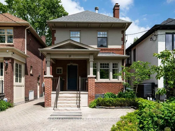 29 Standish Ave, Toronto, ON M4W 3B2