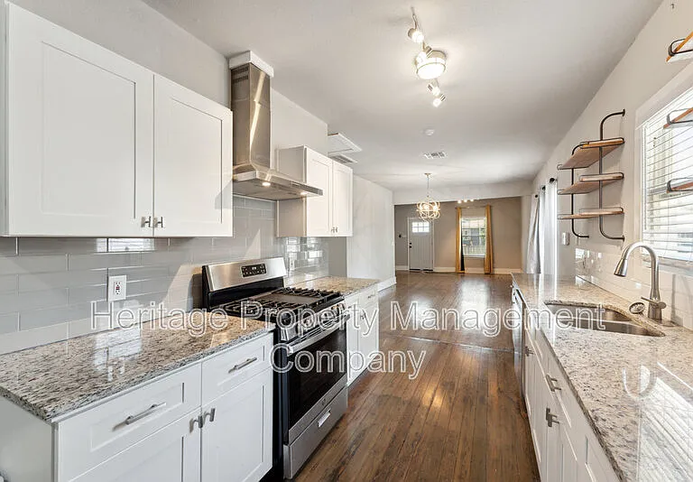 1031 Schley Ave — Photo 24