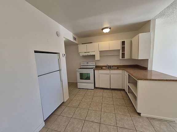 3rd image of 136 N 21st Ave #6