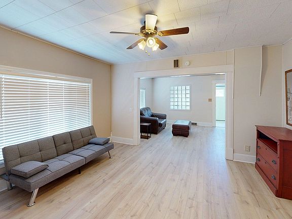 5th image of 509 E 8th St