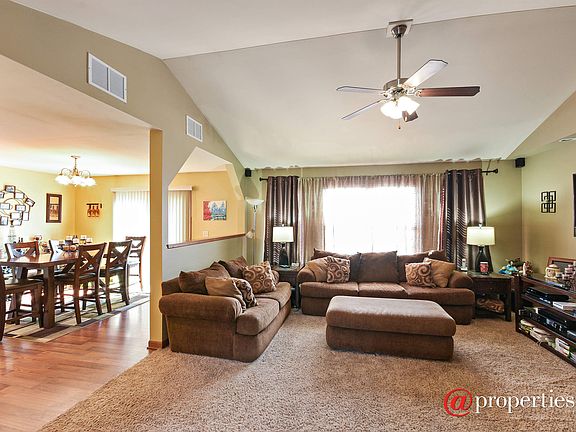 Living Room / Dining Room