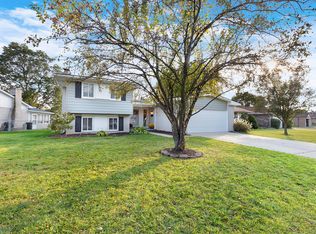 43875 Leeann Ln, Canton, MI 48187