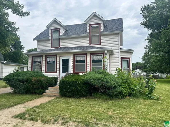 4020 Madison St, Sioux City, IA 51108