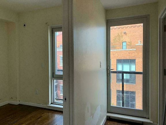 2nd image of 299 McGuinness Blvd APT 4B