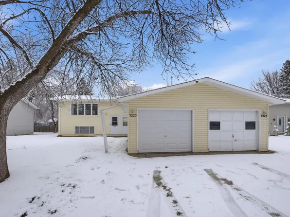 3223-3225 2nd St N, Fargo, ND 58102