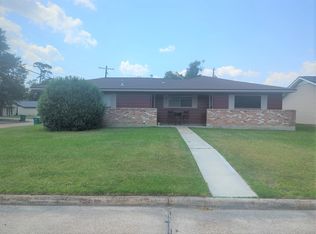 1948 W Decker Ave, Orange, TX 77632