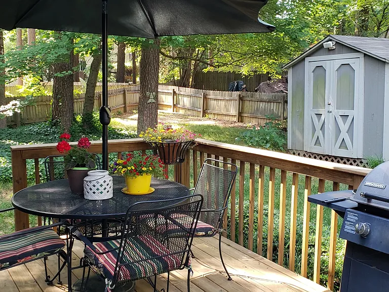 109 Creighton Ct — Photo 1