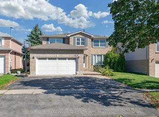 955 Snowbird St, Oshawa, ON L1J 8J8