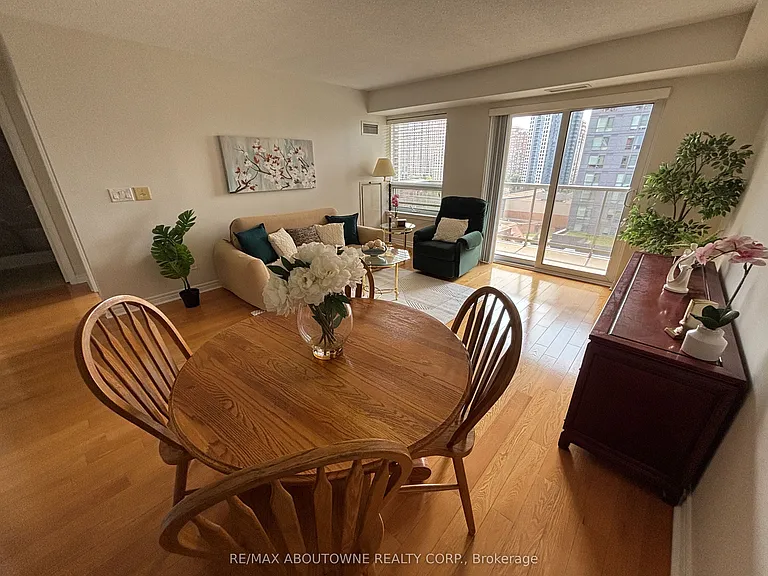 350 Princess Royal Dr #1002 — Photo 14