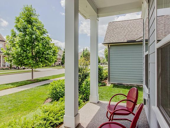 3rd image of 326 Caysens Square Ln