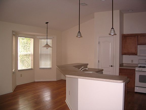5th image of 630 Mallory Hill