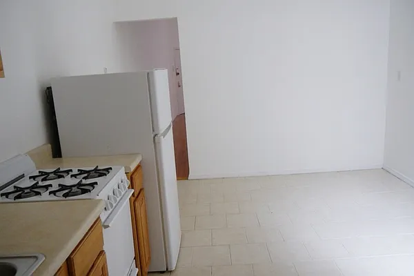 Rented by In Haus LLC | media 32