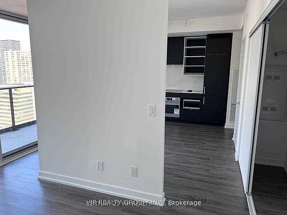 5th image of 20 Edward St #2201
