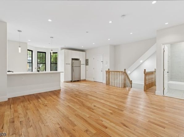 86 Prospect St APT 1