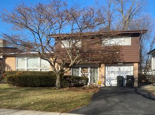 3910 White Cloud Dr, Skokie, IL 60076