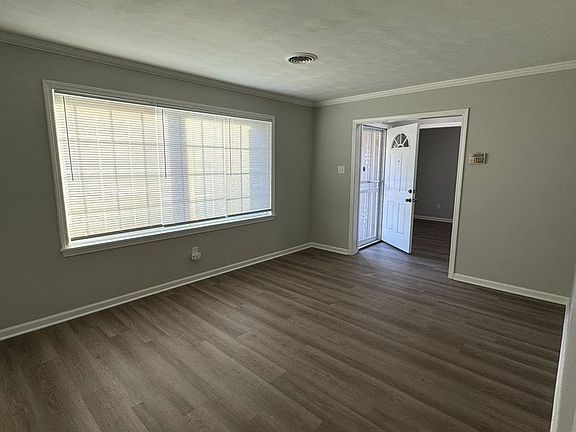 3052 S Edgeware Rd 18_11192024