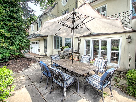 3rd image of 2886 W Park Blvd