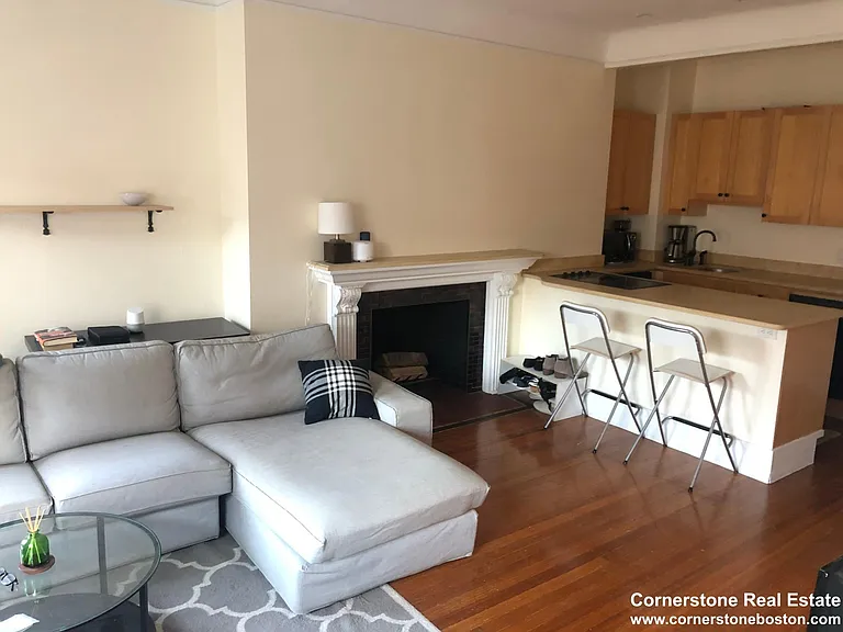 591 Beacon St #5 — Photo 3