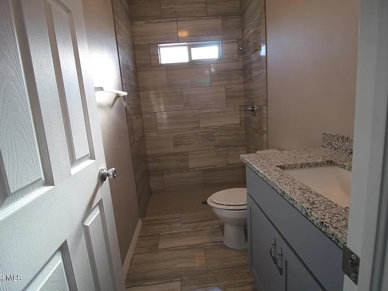 517 Val Verde St #B — Photo 18