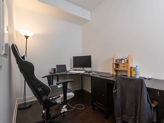3rd image of 7 Grenville St #1809