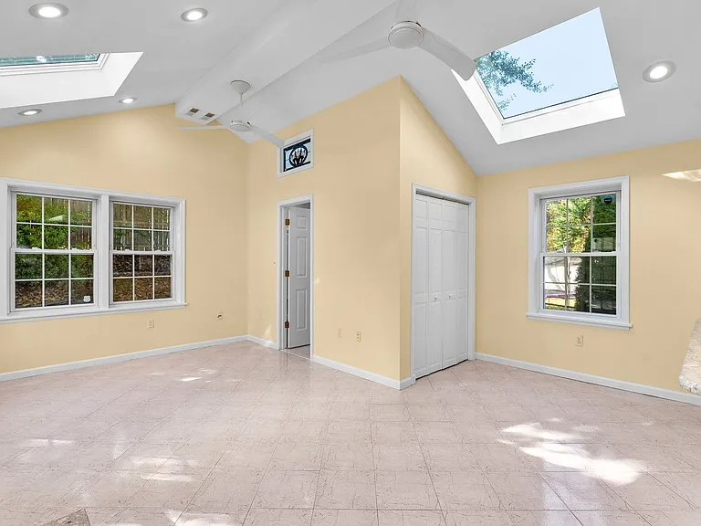 4116 Warner St — Photo 15