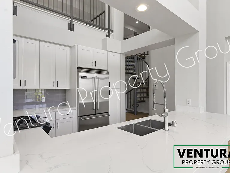 1901 S Victoria Ave #204 — Photo 11