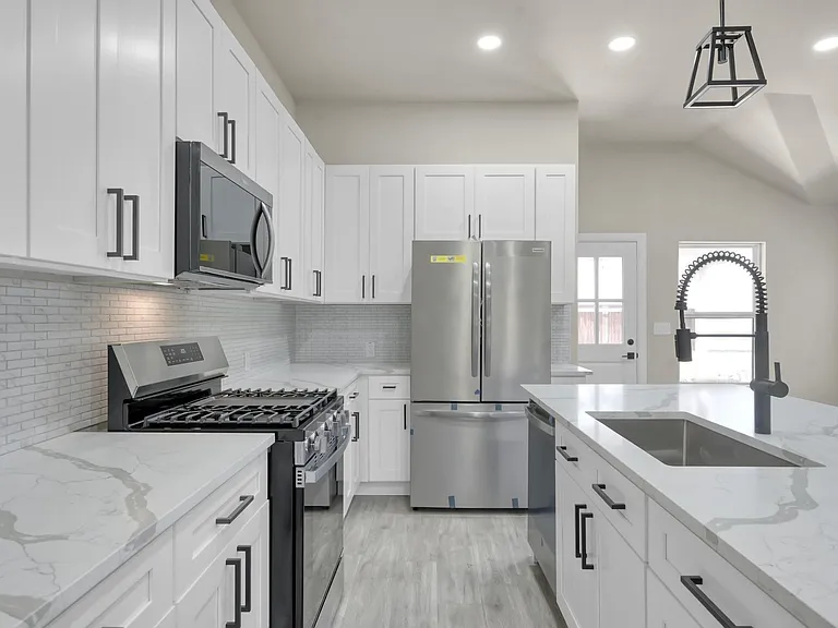 106 Harbor Court Dr — Photo 8
