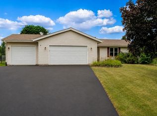 9960 Flint Ct, Roscoe, IL 61073
