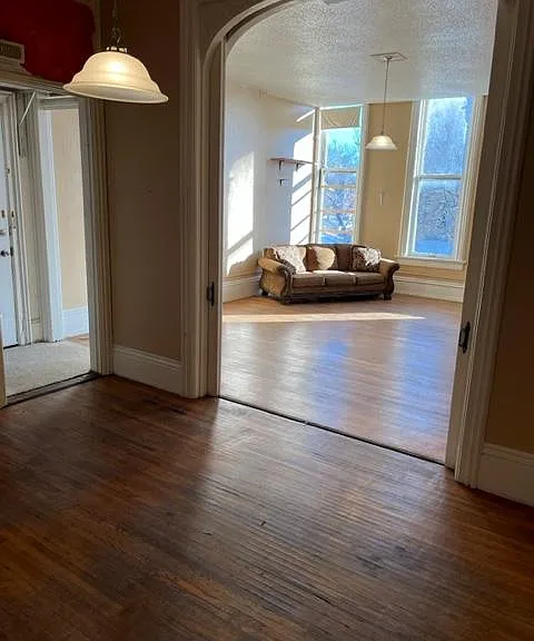 59 1/2 E Jefferson St — Photo 2