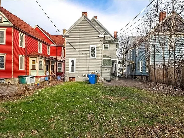 473 Alexander St — Photo 21