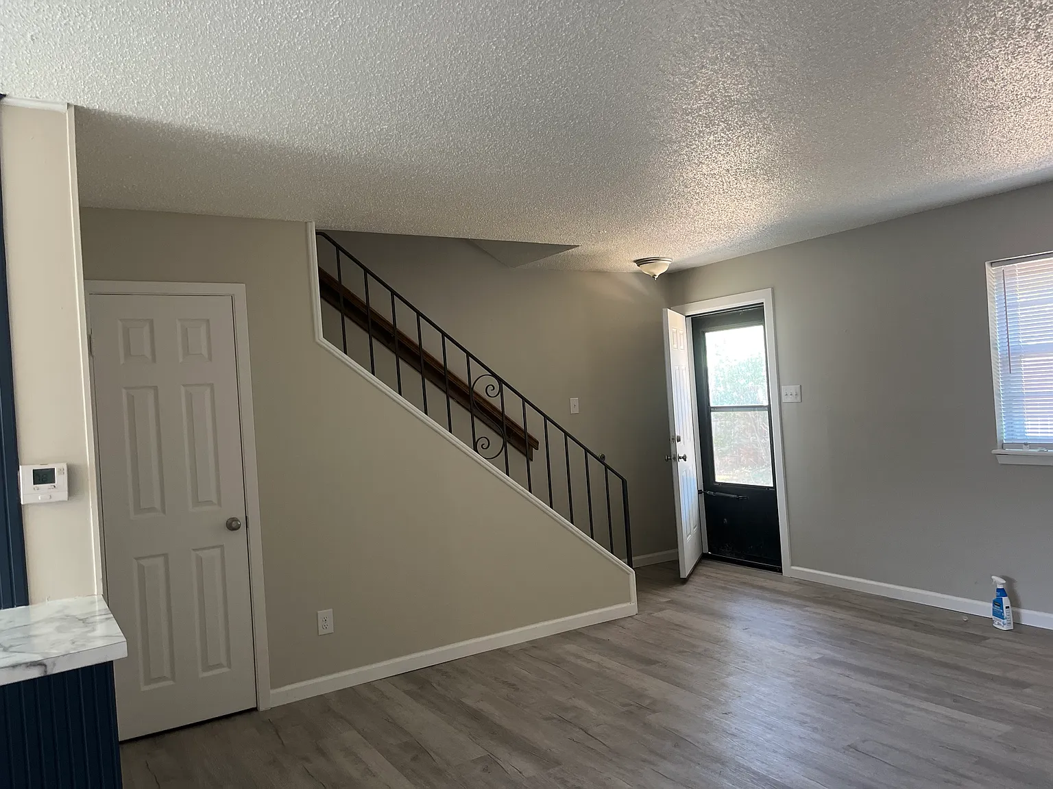 3 bed, 1.5 bath, 1280 sqft, $1,900 — Photo 2