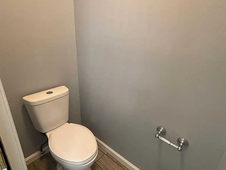 6903 Ross Dr — Photo 9